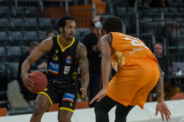 未来的路仍 未来的路仍